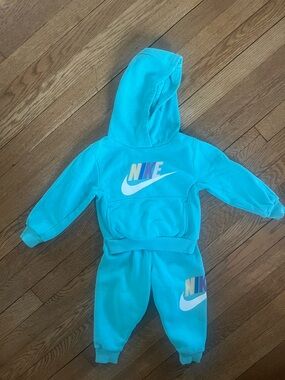 Nike Toddler Teal Hoodie & Joggers Set